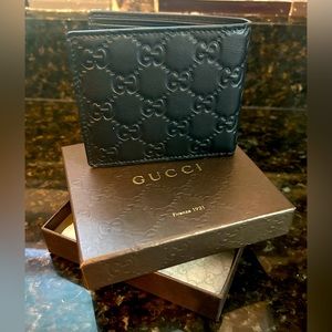 Gucci GG MARMONT BI-FOLD WALLET authentic